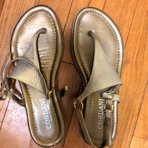 Women's size 5.5/6 Cordani Sandals